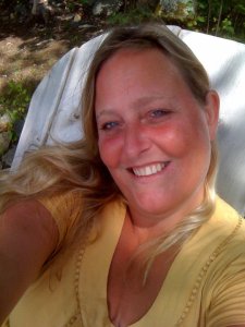 BeckyRushYellowShirt